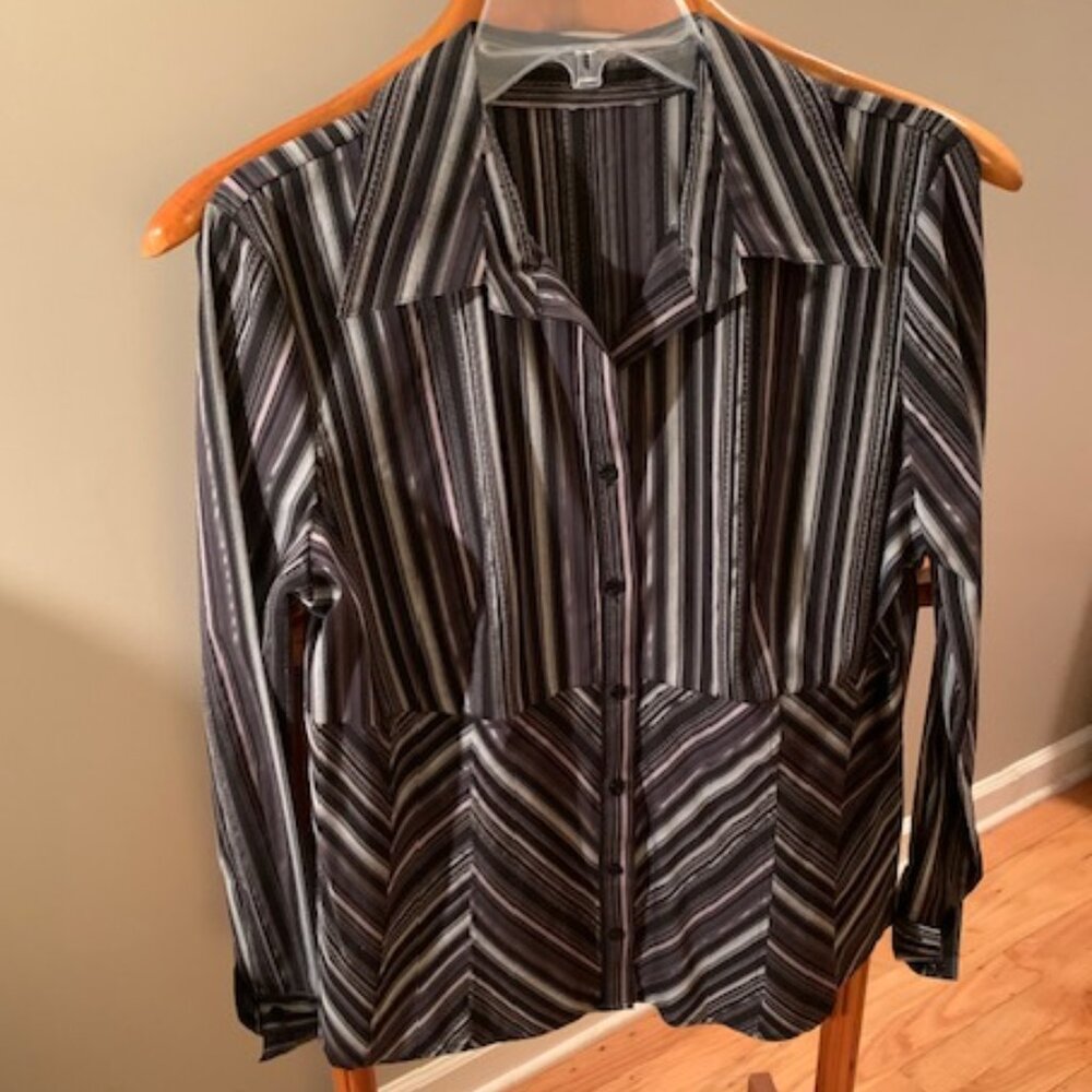 *HP* Women's Apt. 9  grey scale long sleeve blouse